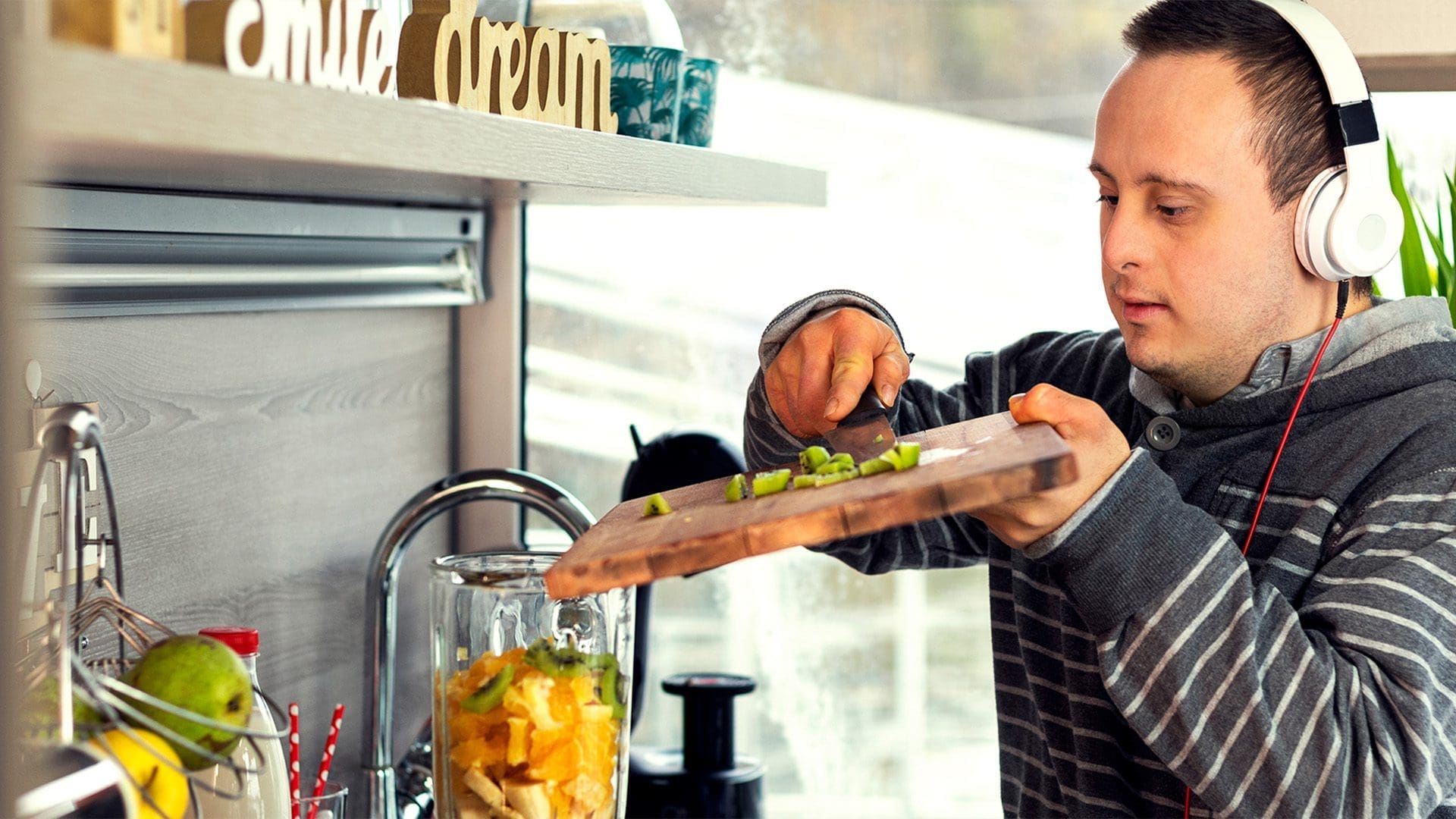 CCD_Man Cutting Fruit_1920x1080